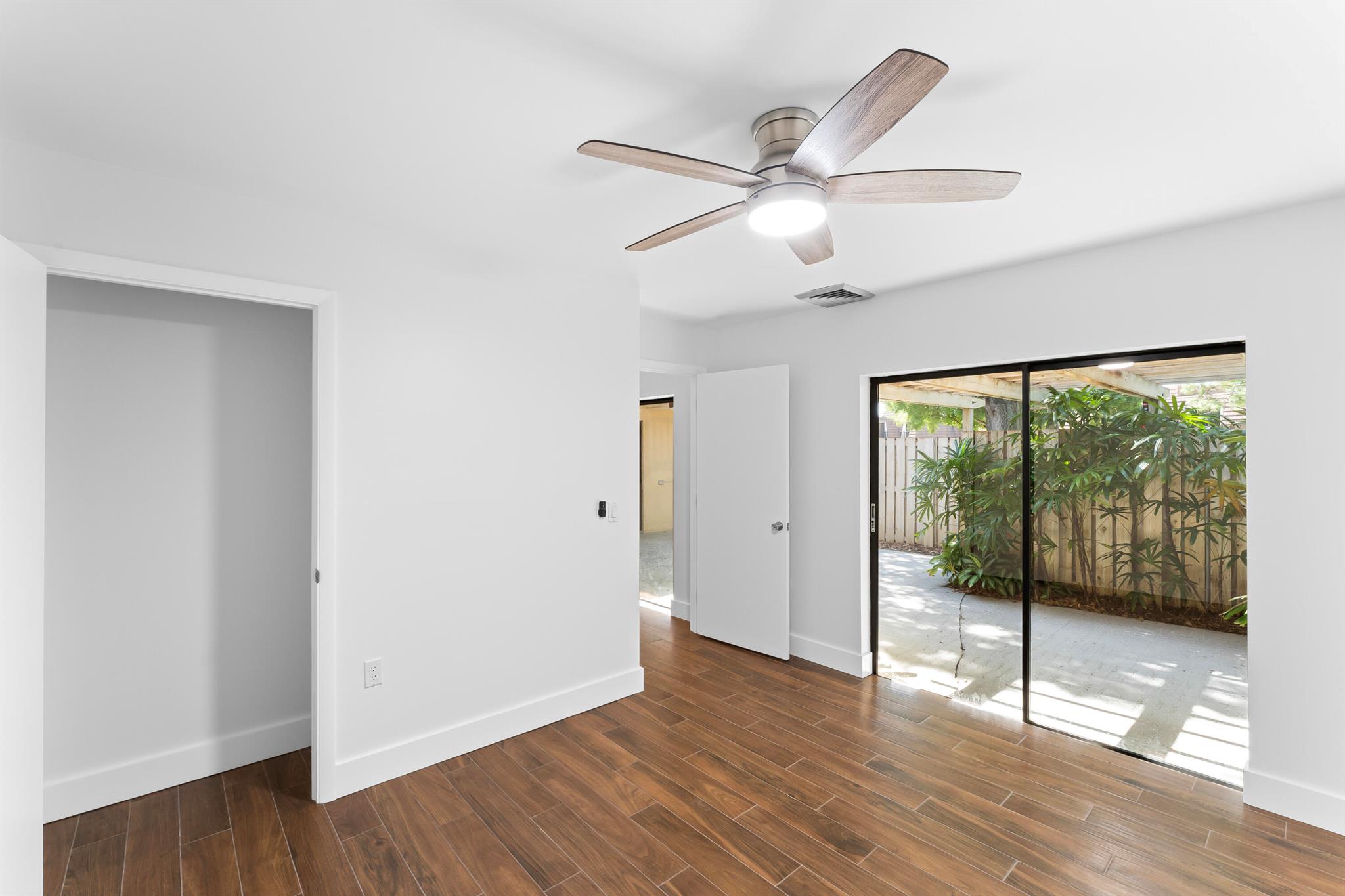 GARDEN LAKES AND GARDEN SQUARE SHOPS - Residential Lease