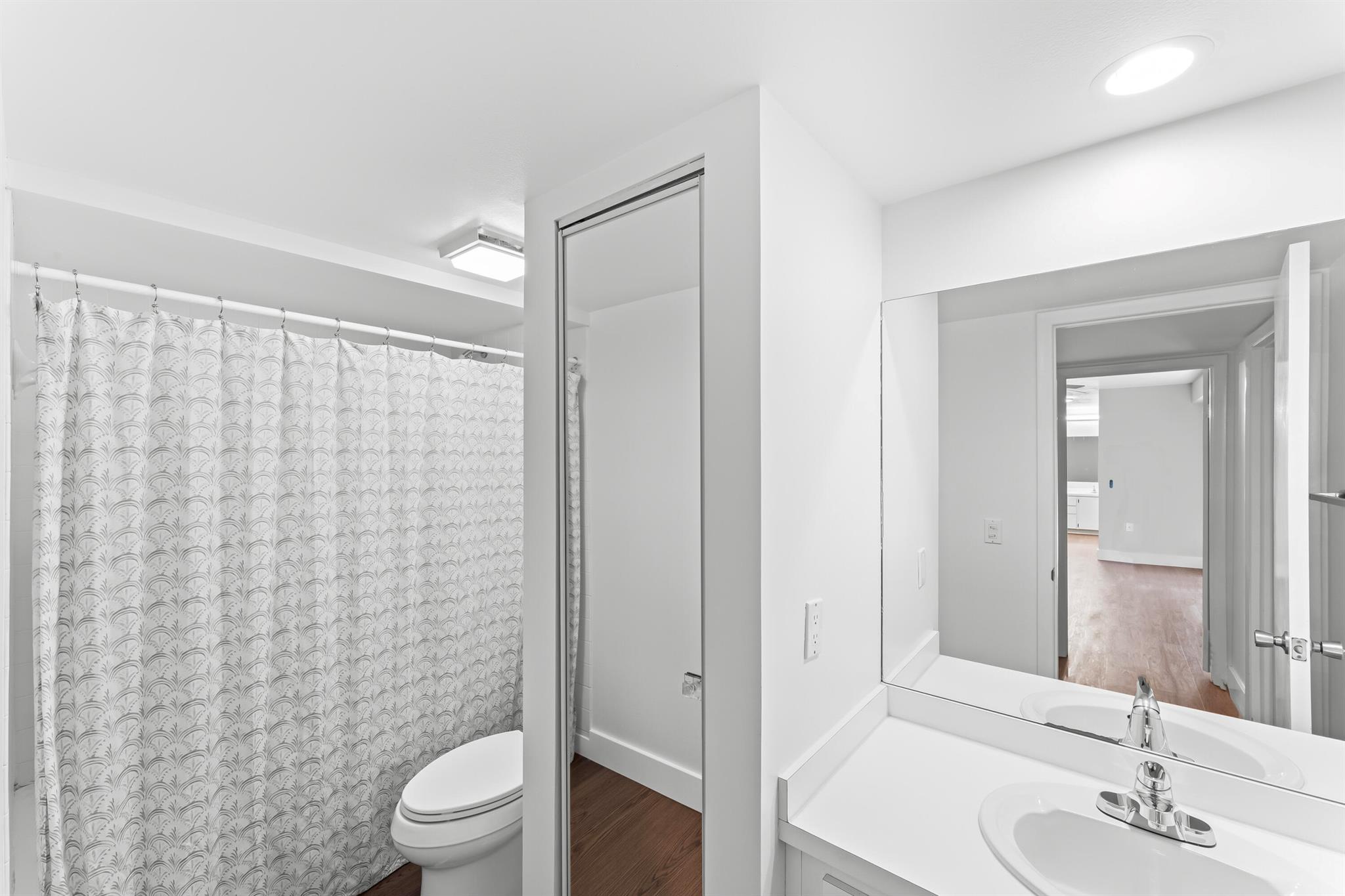 GARDEN LAKES AND GARDEN SQUARE SHOPS - Residential Lease