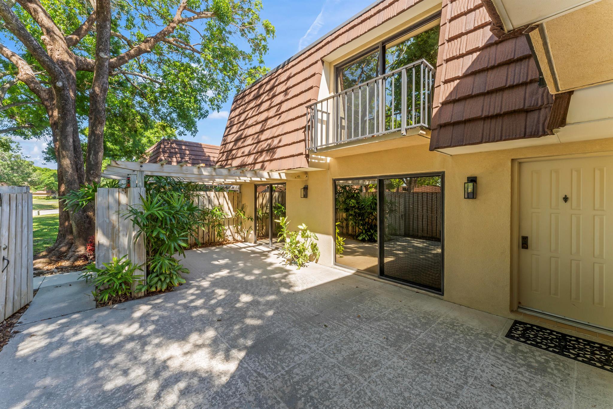 GARDEN LAKES AND GARDEN SQUARE SHOPS - Residential Lease