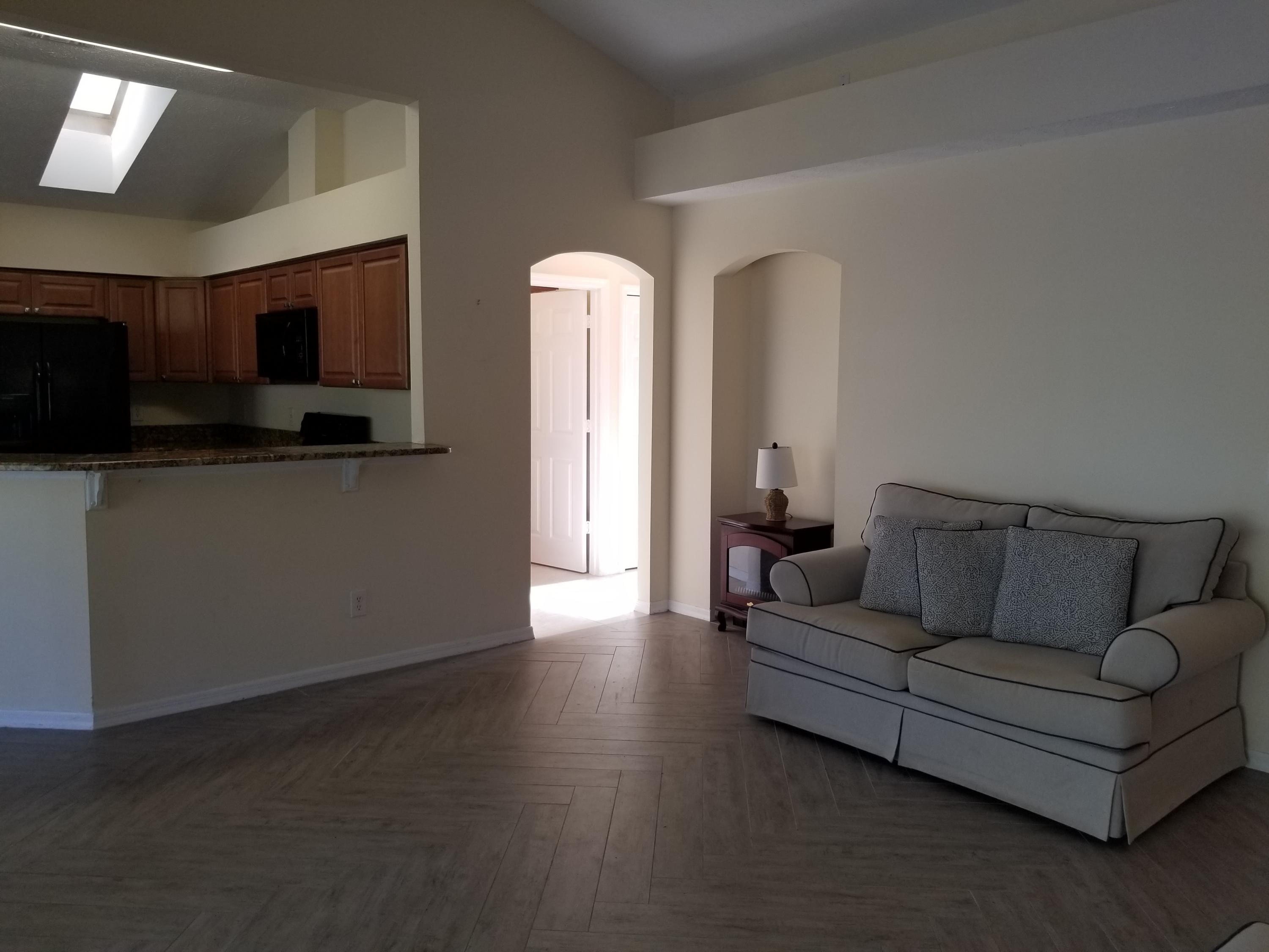 PORT ST LUCIE SECTION 8 - Residential