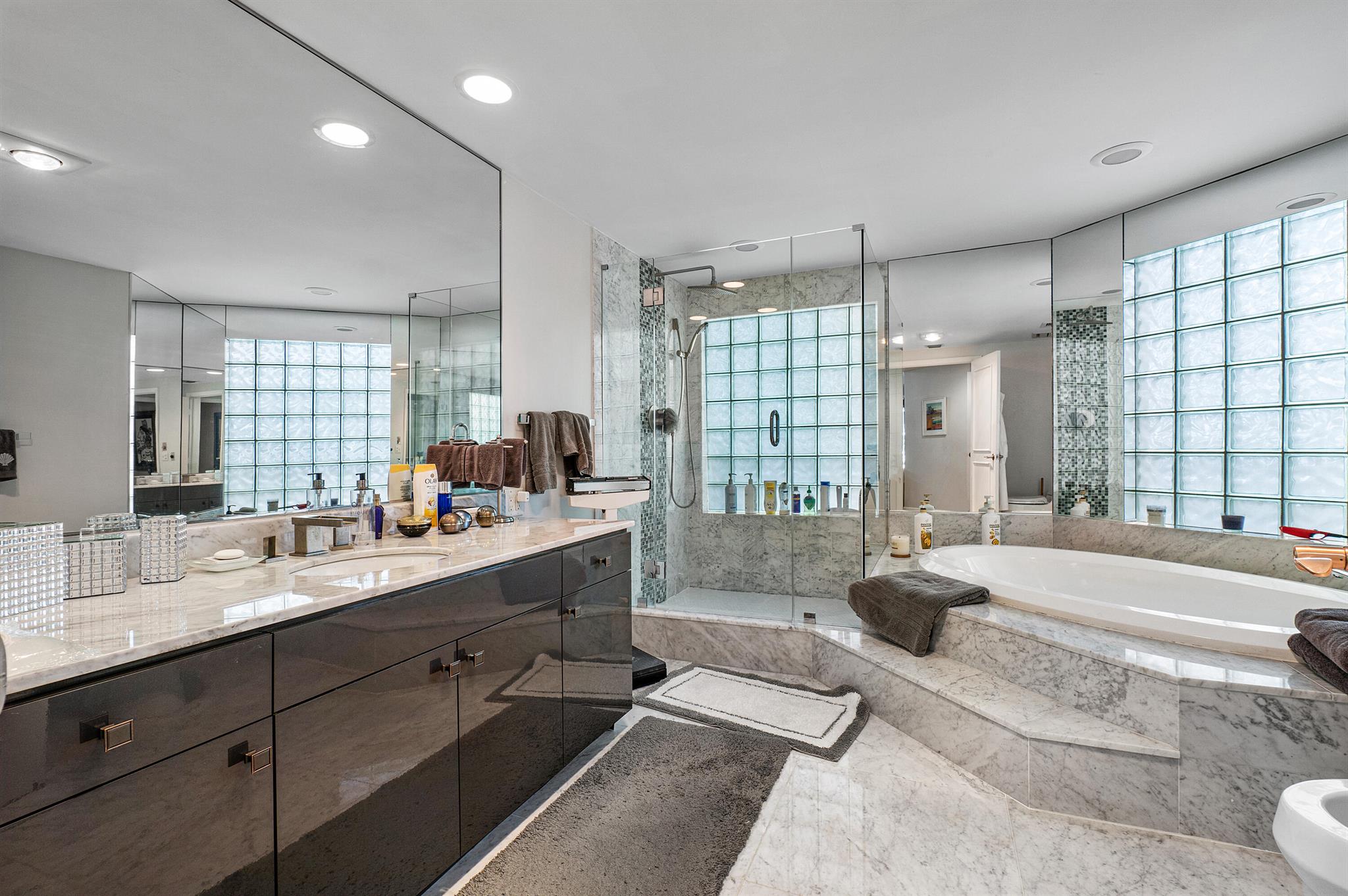 Sloans Curve II - Residential