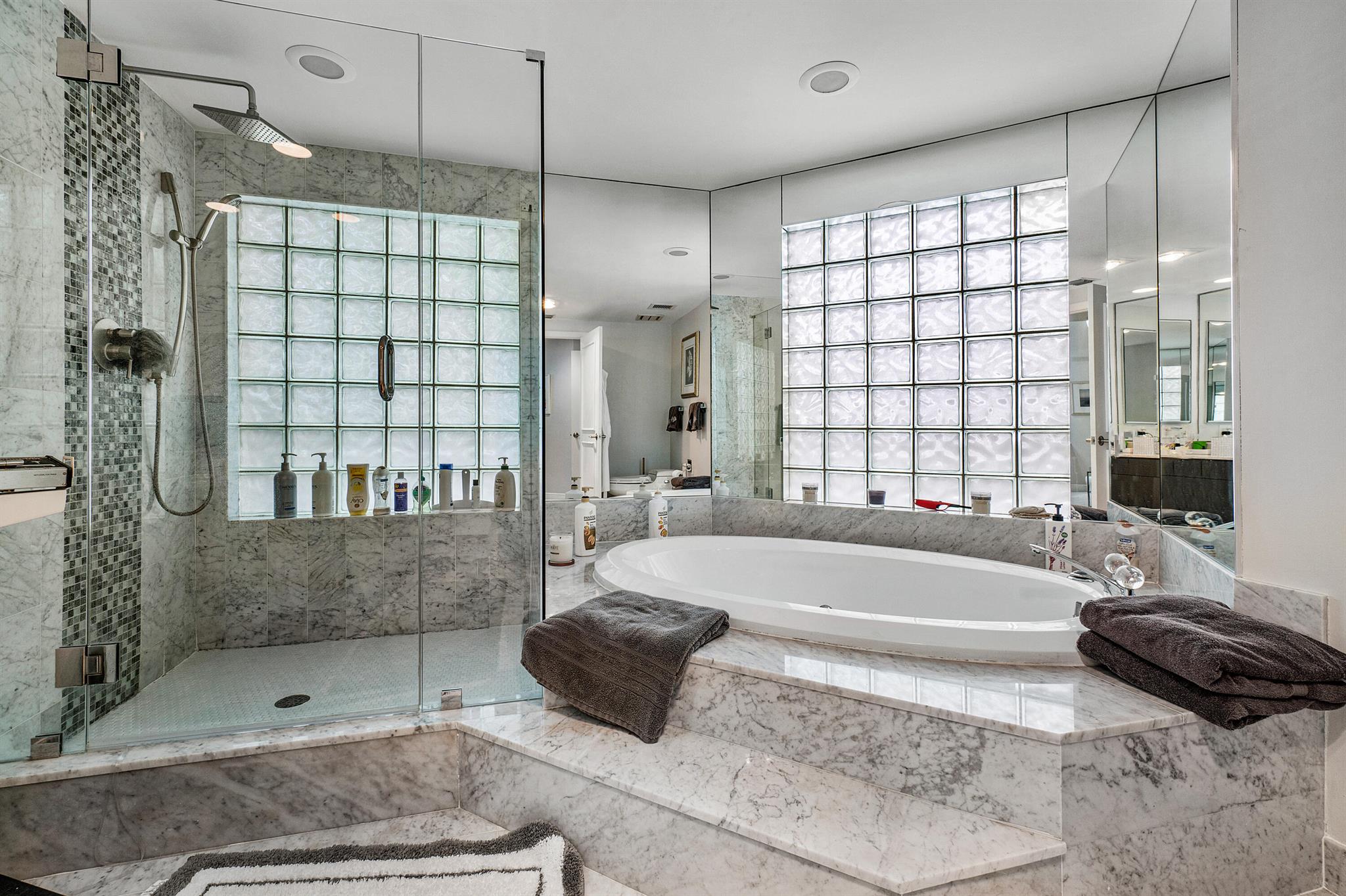 Sloans Curve II - Residential