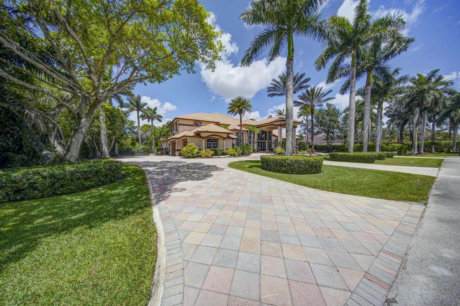 3828 Pine Lake Dr