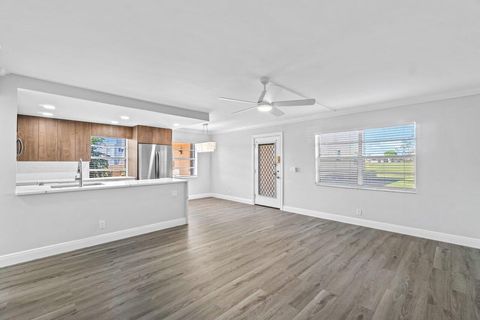 Condominium in Delray Beach FL 195 Burgundy 15.jpg