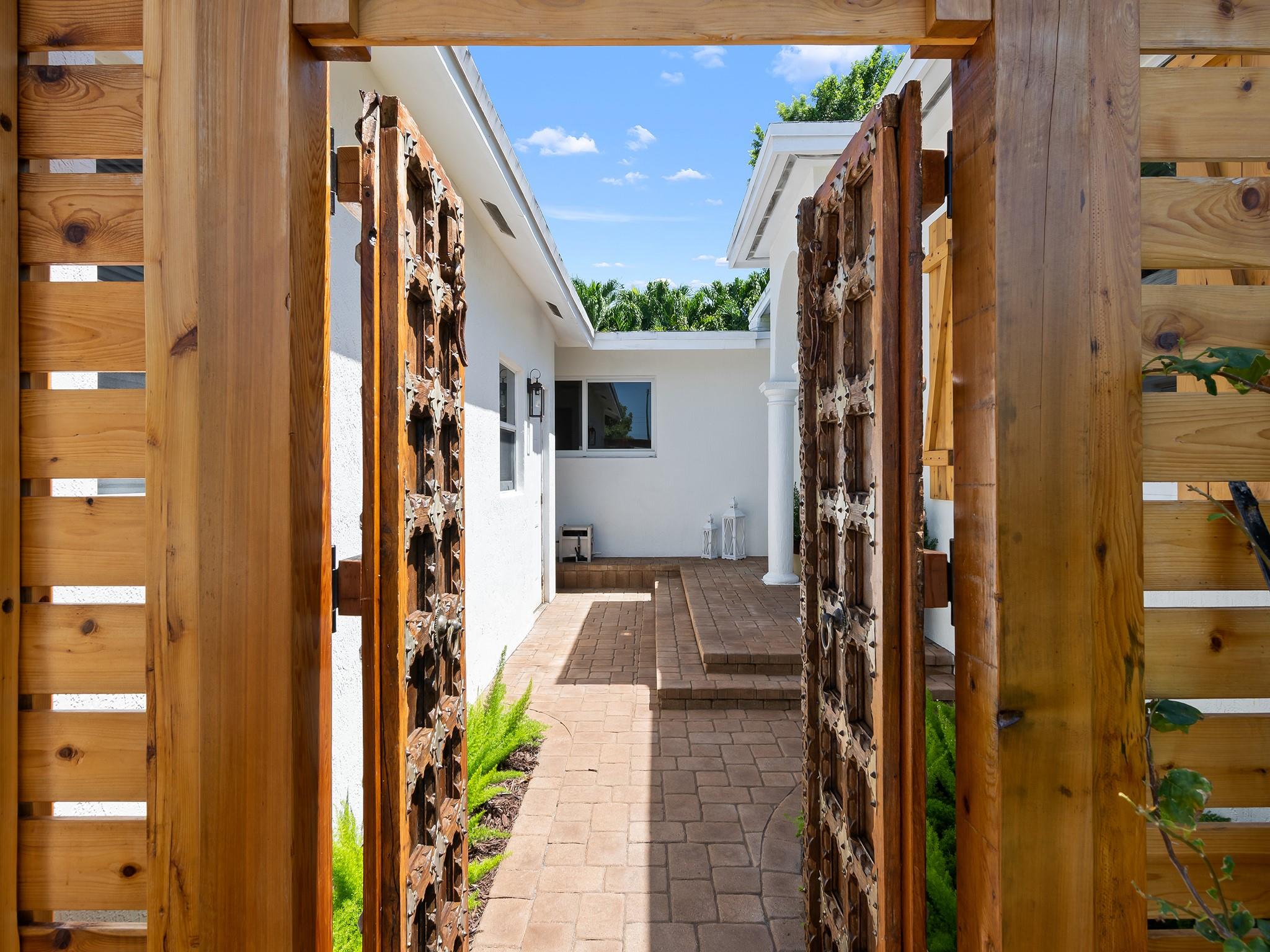 812 NW 26th St, Wilton Manors, FL, 33311/$759,000 4 812 NW 26th St