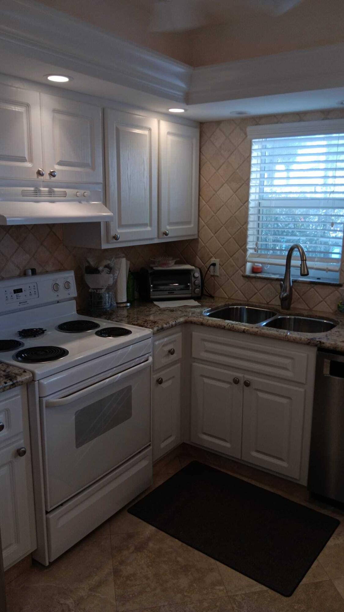 ATLANTIC BEACH VILLAS CONDO - Residential Lease