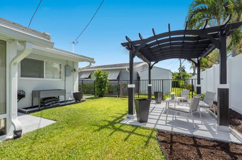 Tiny photo for 2110 NE 55th Street, Fort Lauderdale, FL 33308 (MLS # B26028635)