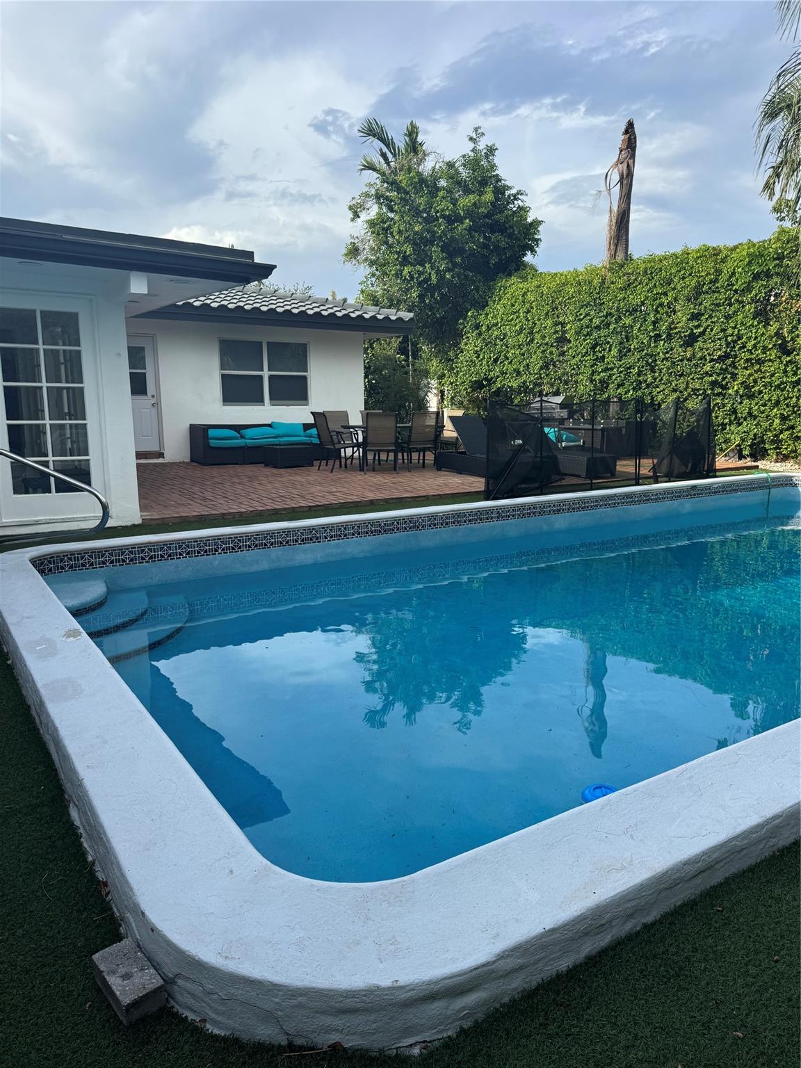 Central Golf Sec Of Holly - Residential Lease