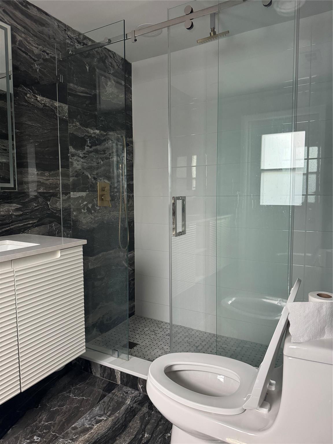 Central Golf Sec Of Holly - Residential Lease