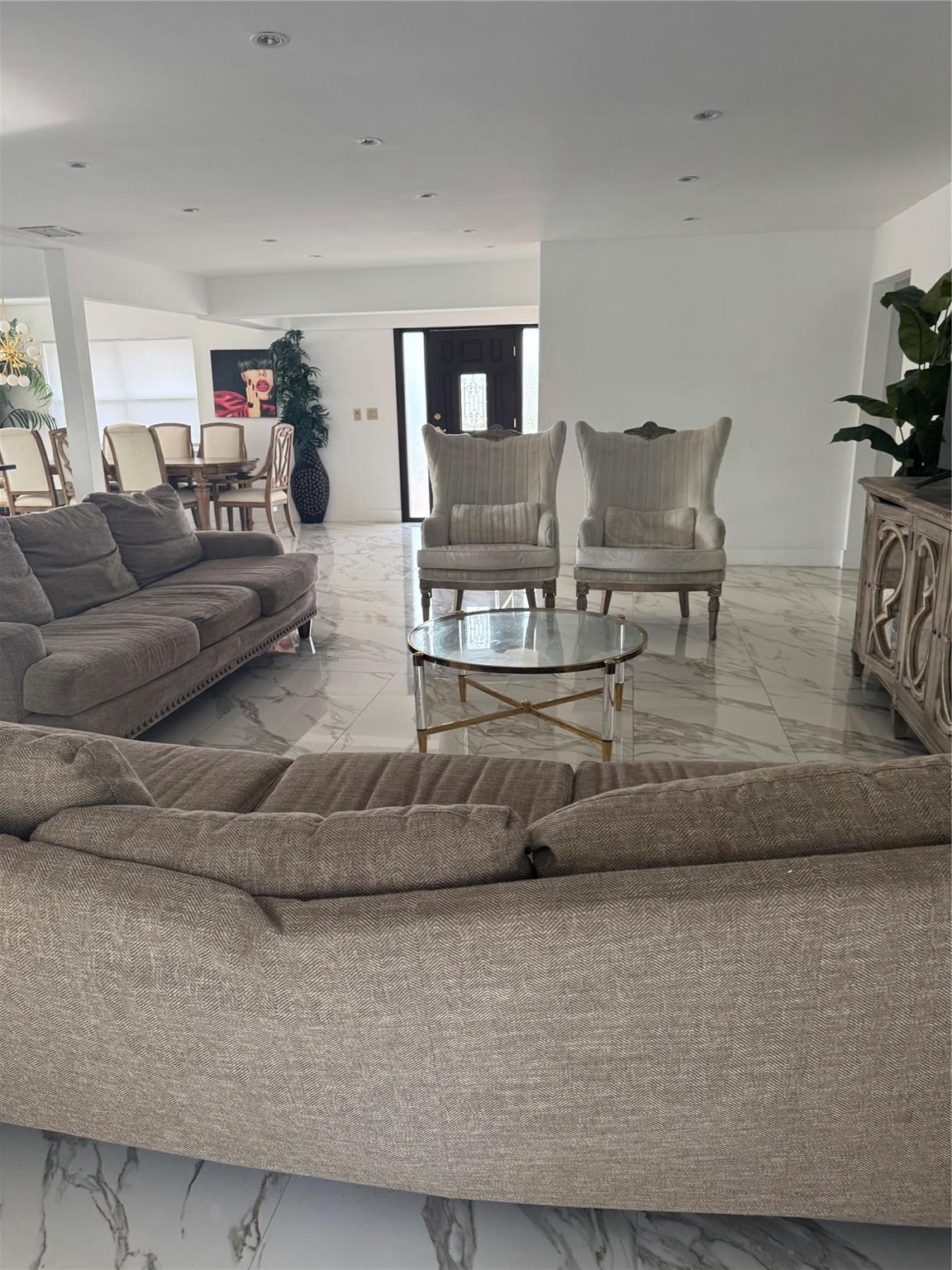 Central Golf Sec Of Holly - Residential Lease