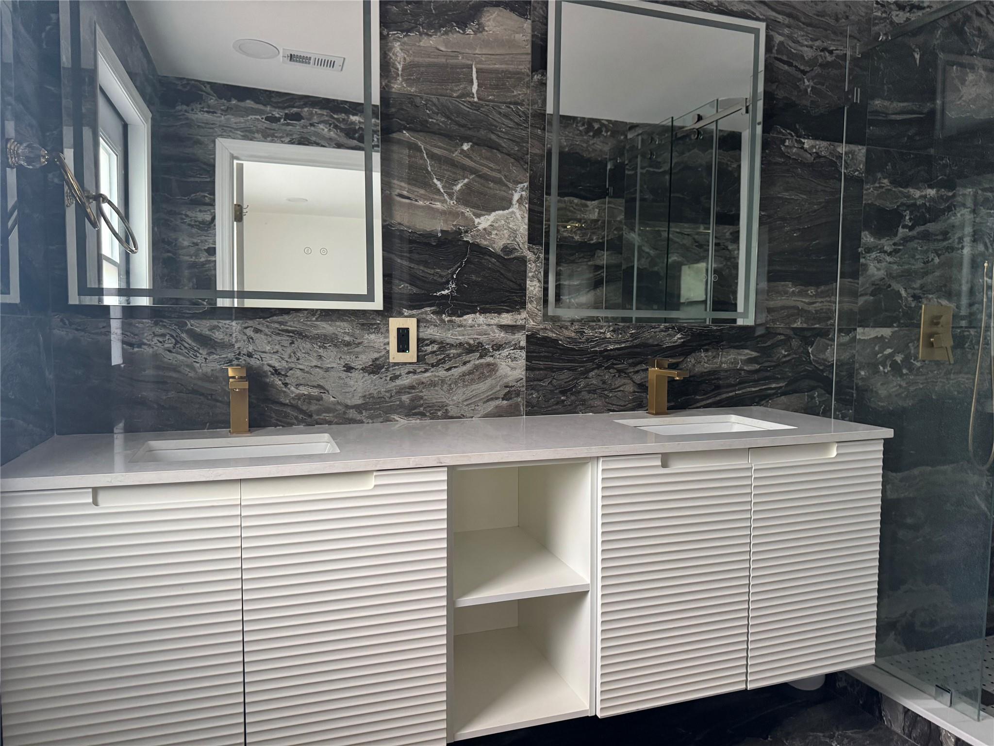 Central Golf Sec Of Holly - Residential Lease