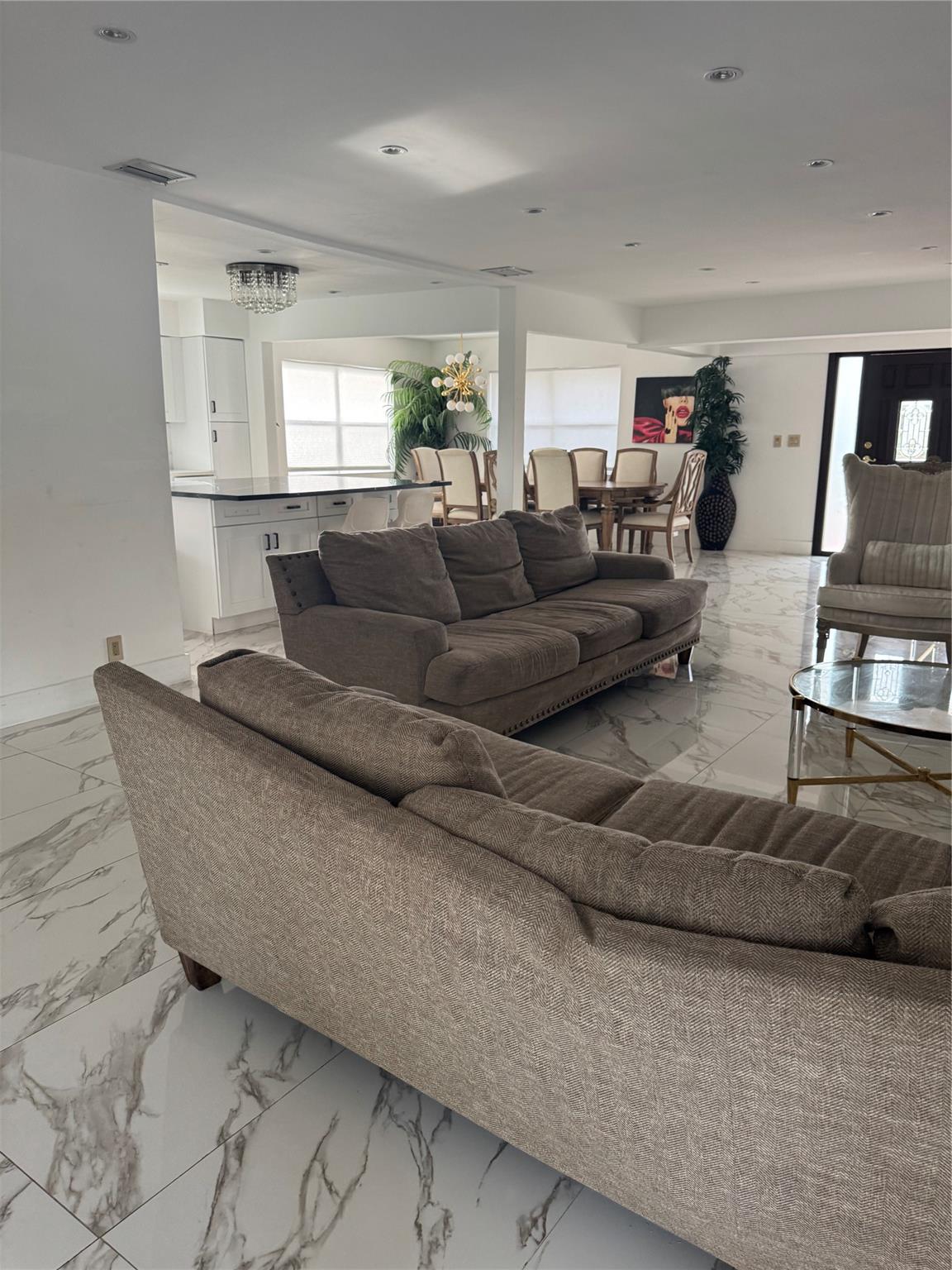 Central Golf Sec Of Holly - Residential Lease