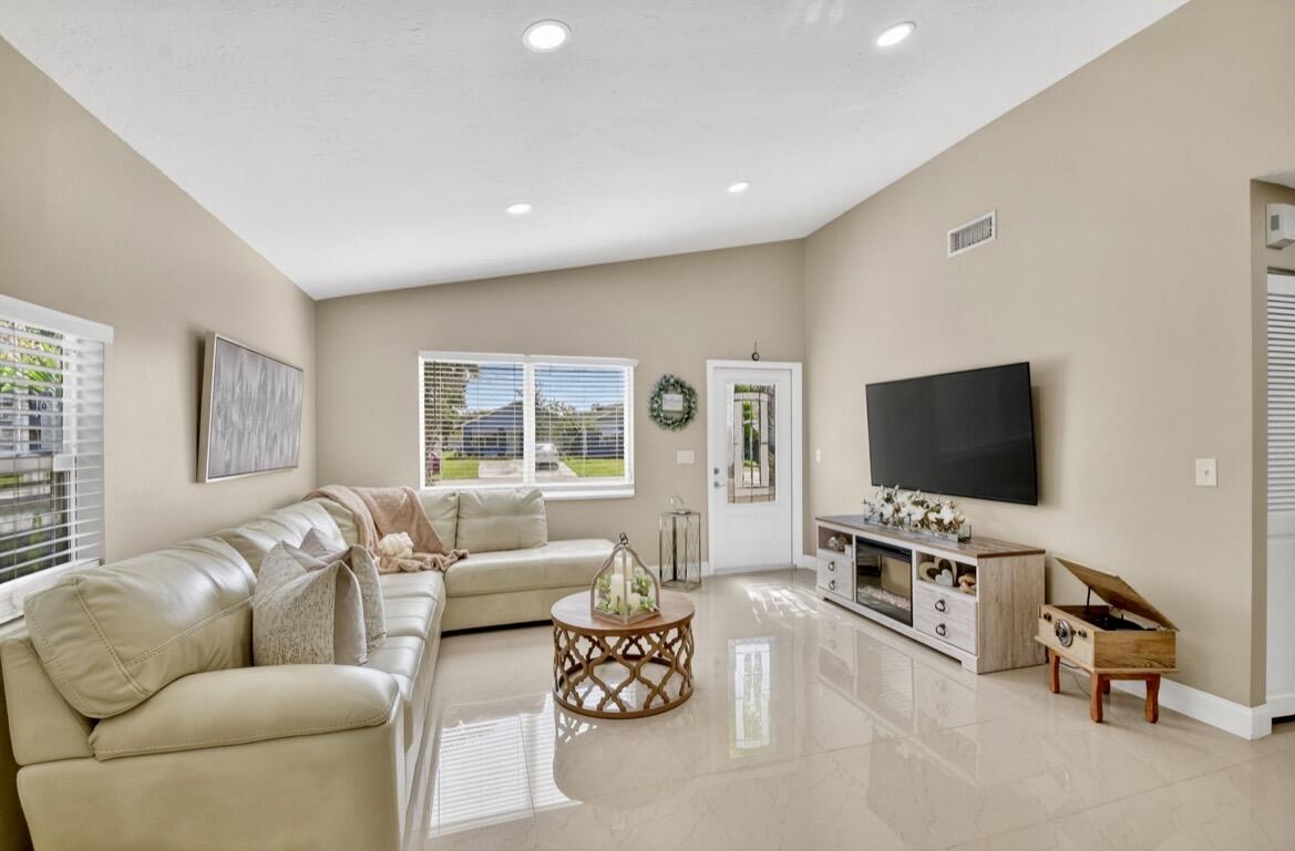 PARKWAY VILLAGE - Residential