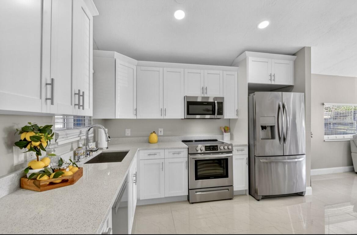 PARKWAY VILLAGE - Residential