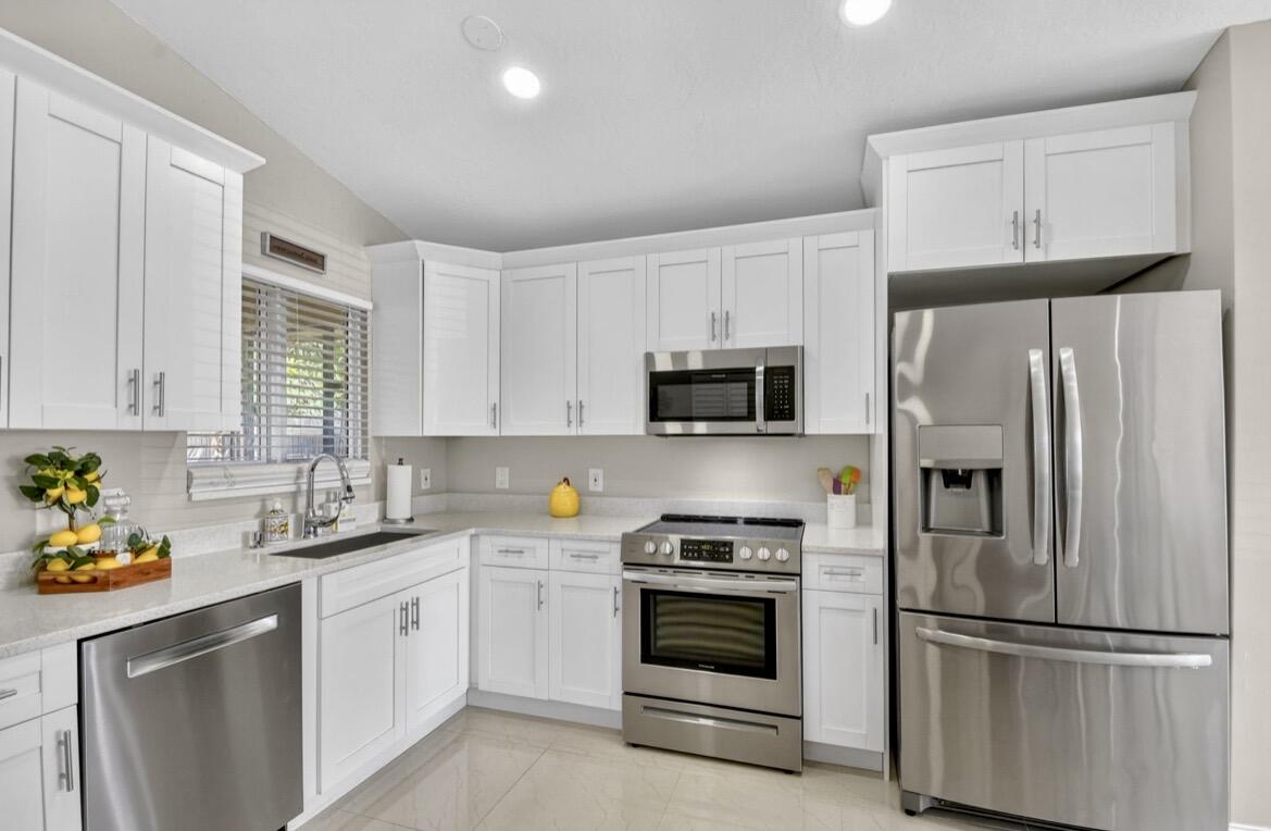 PARKWAY VILLAGE - Residential