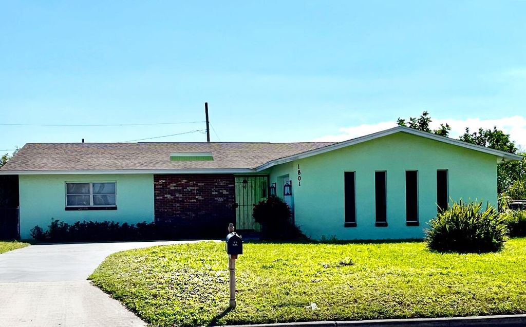 Photo of 1801 Avenue M, Fort Pierce, FL 34950 (MLS # R11064644)