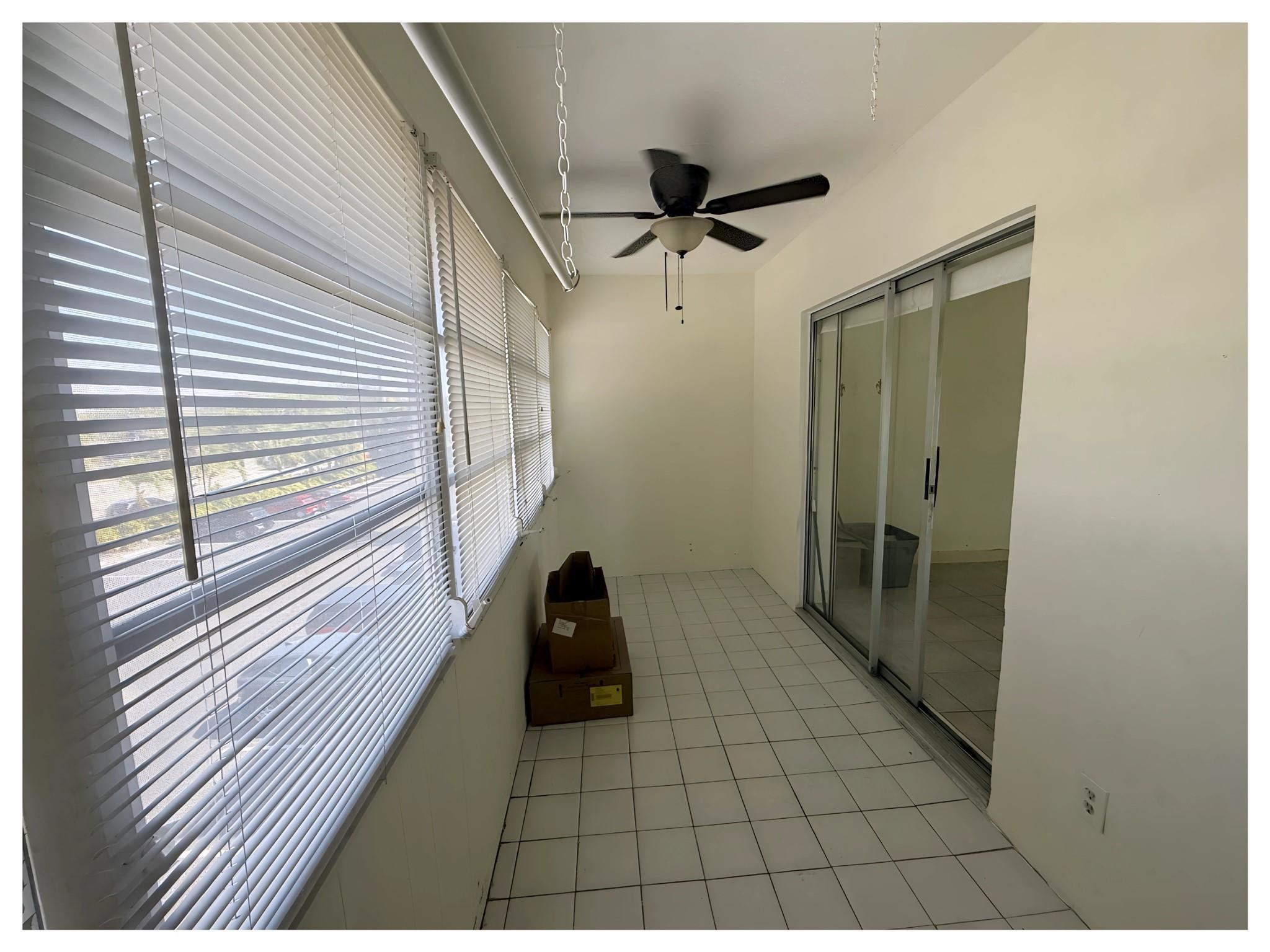 LAUDERDALE OAKS - Residential