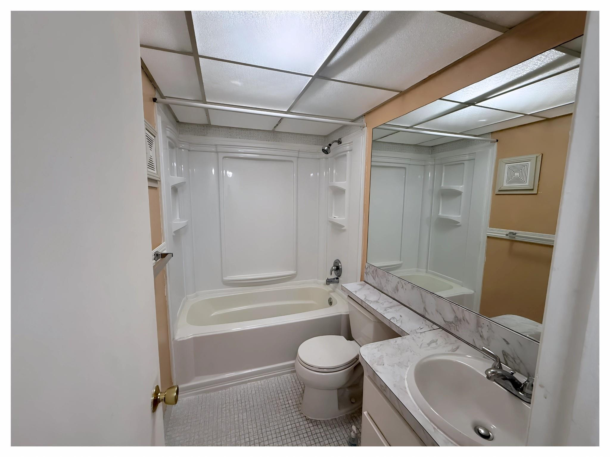 LAUDERDALE OAKS - Residential