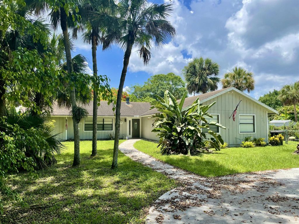 Photo of 16651 96th Ter N, Jupiter, FL 33478 (MLS # R11099278)