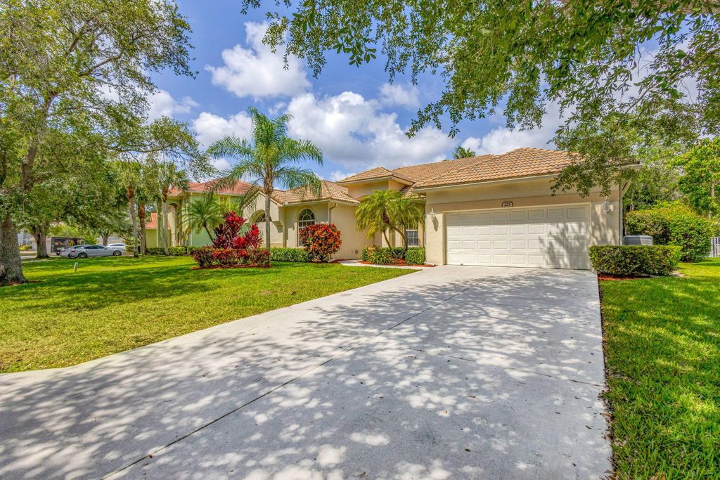 Photo of 225 Blackbird Lane, Jupiter, FL 33458 (MLS # R11084768)