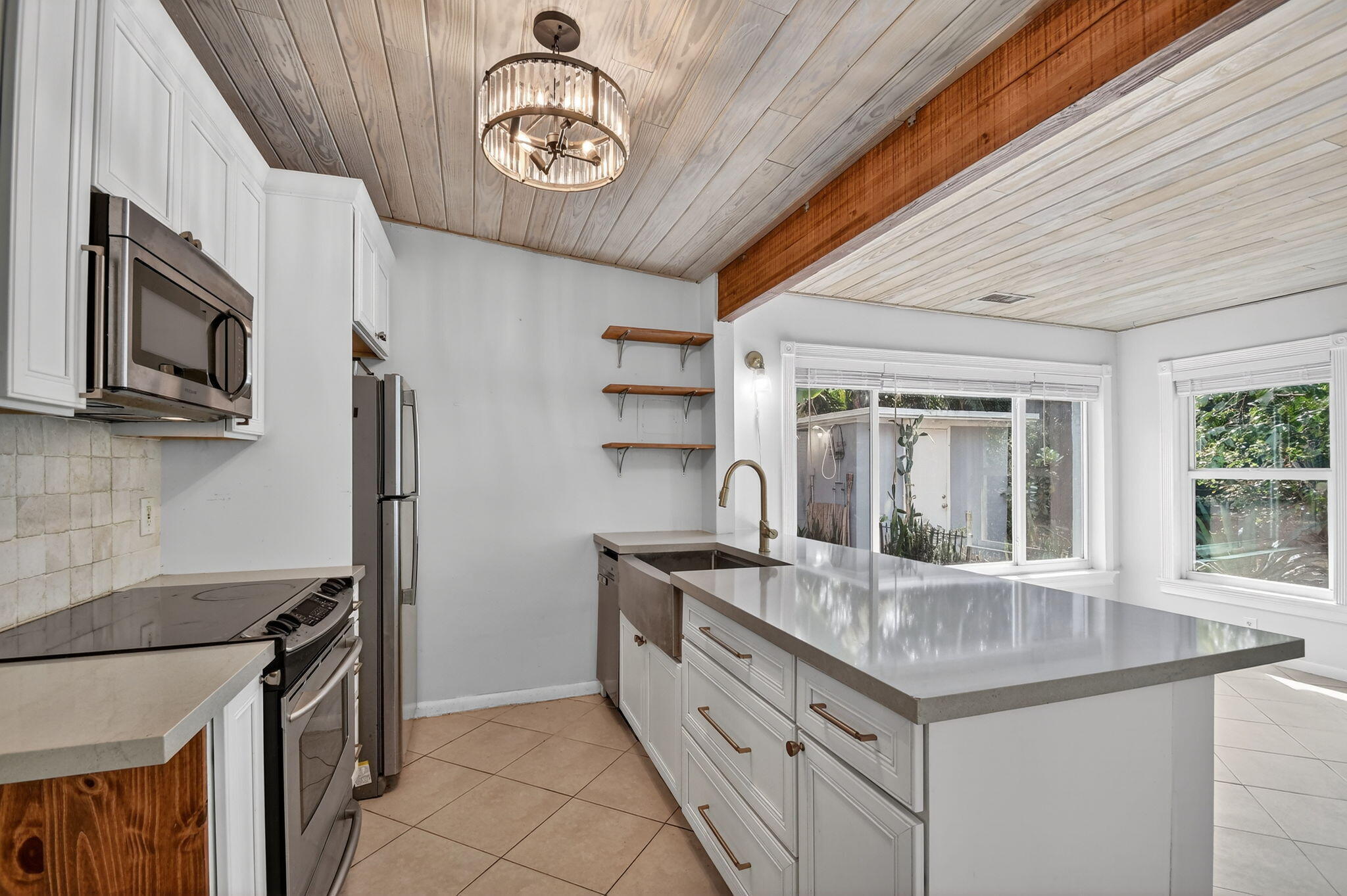 1309 S N Street, Lake Worth Beach, FL, 33460/$425,000 4 1309 S N Street