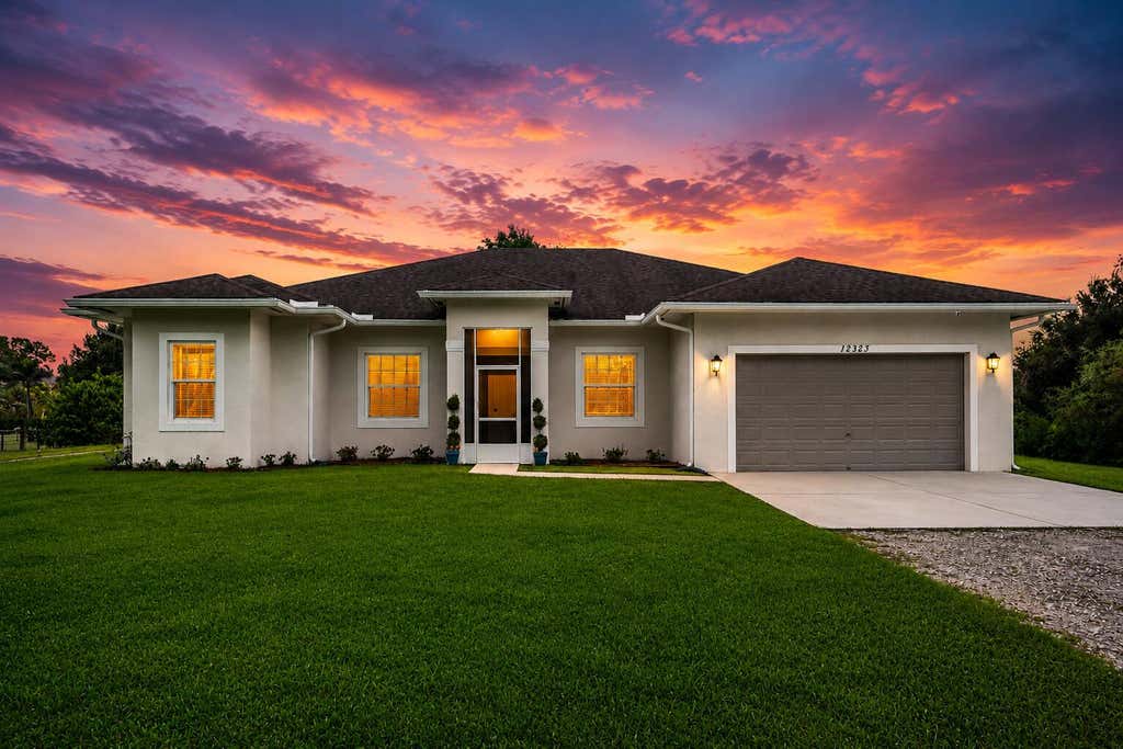 Photo of 12323 N 150TH Court N, Jupiter, FL 33478 (MLS # B26065023)