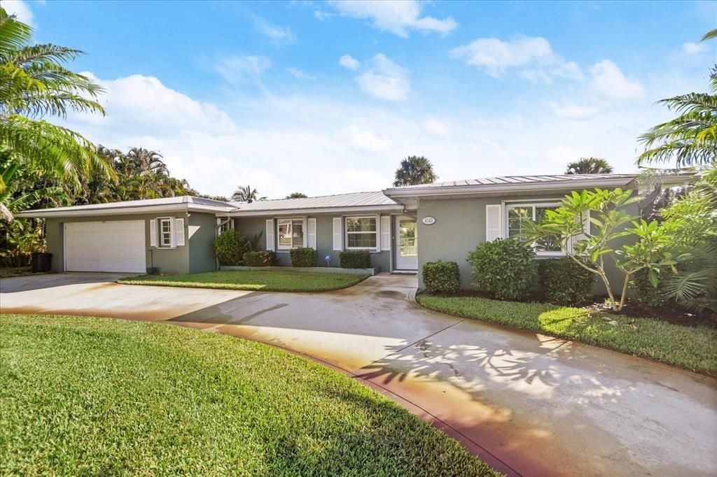 Photo of 4143 NE Skyline Drive, Jensen Beach, FL 34957 (MLS # R10751600)