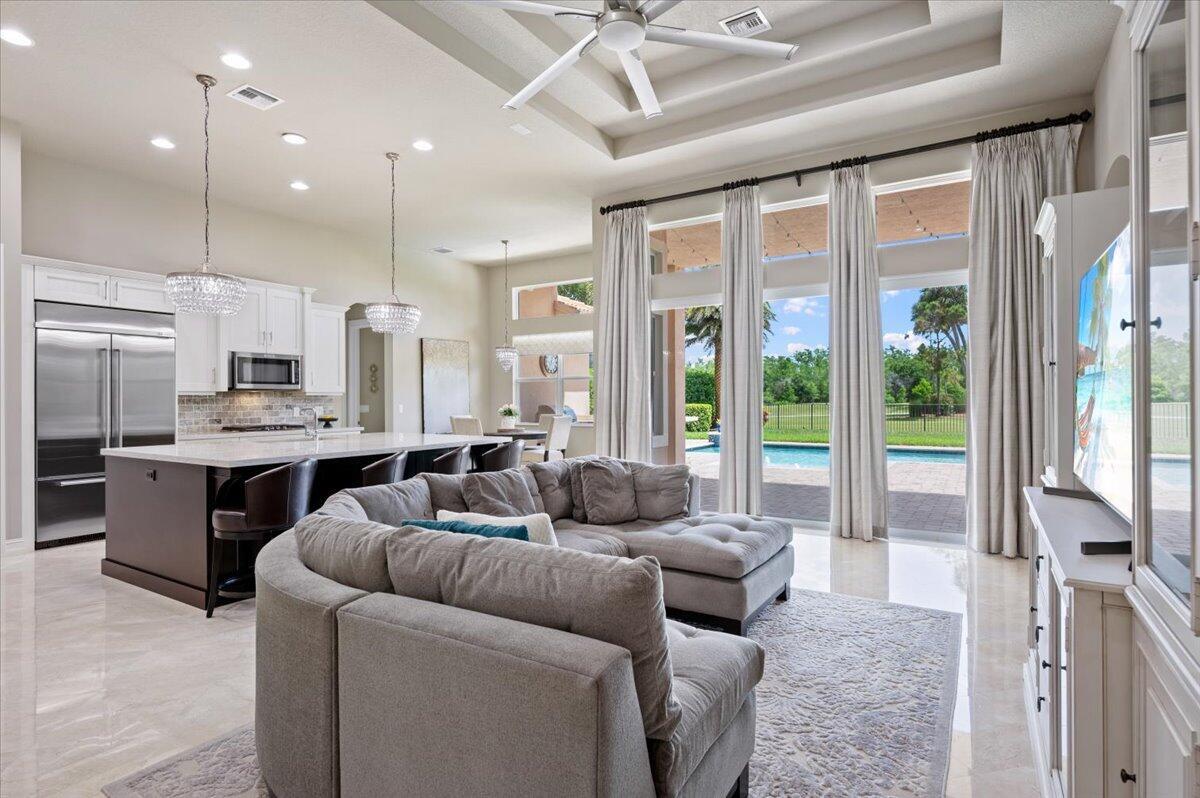 JUPITER COUNTRY CLUB - Residential