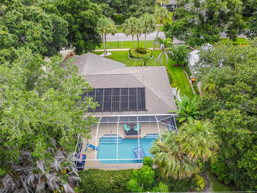 Photo of 129 38TH Court, Vero Beach, FL 32968 (MLS # B26076449)