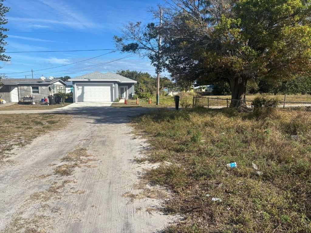 Photo of 1512 N 17th Street, Fort Pierce, FL 34950 (MLS # F10547931)