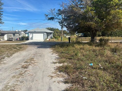 1512 N 17th Street Fort Pierce FL 34950
