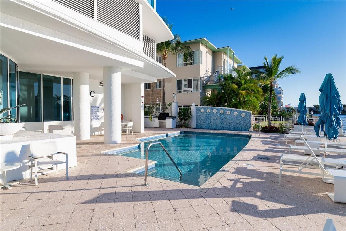 La Rive - Residential