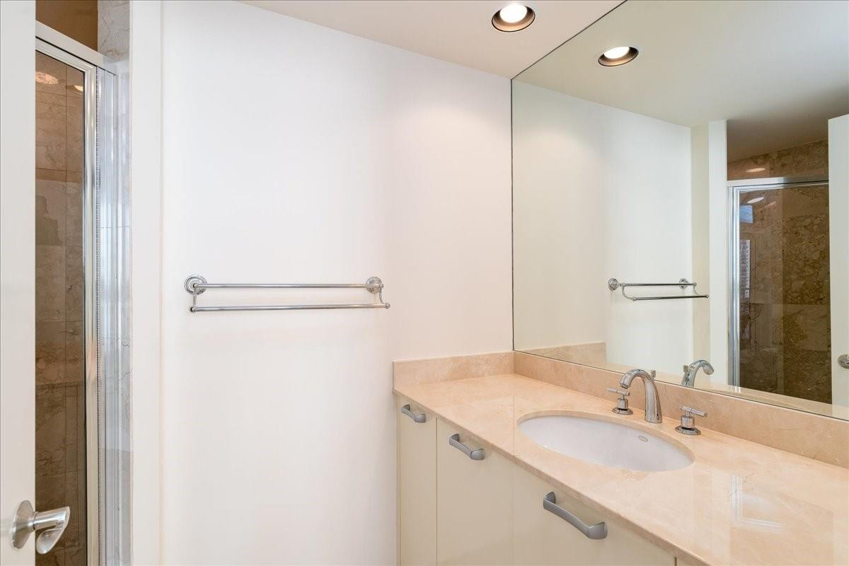 La Rive - Residential