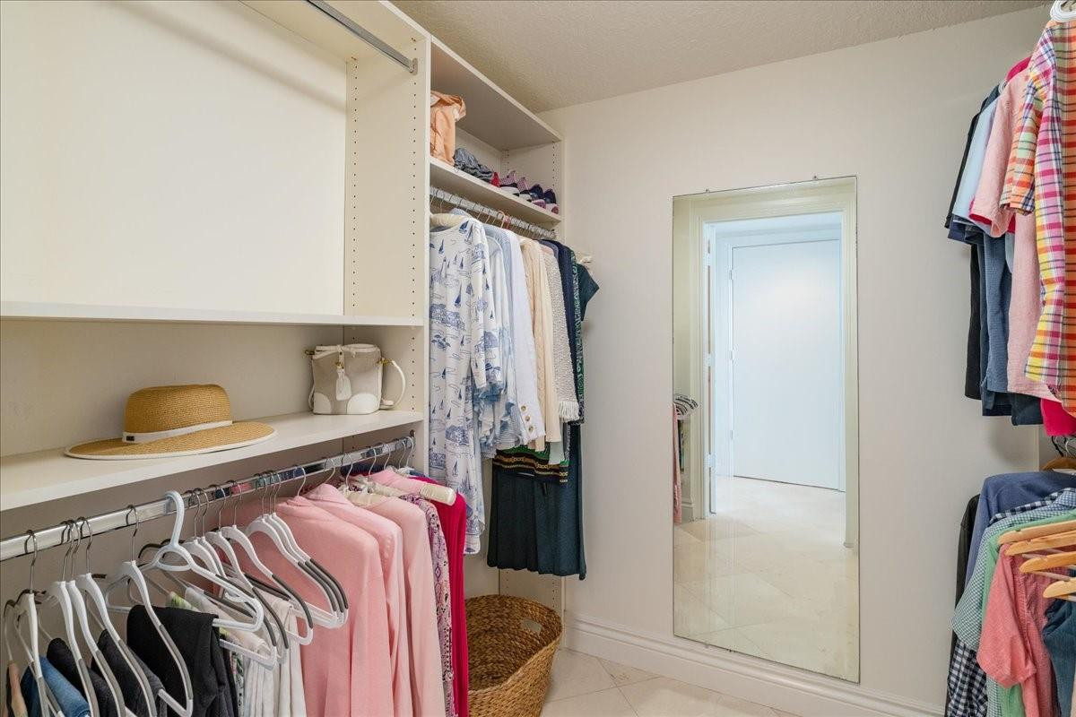 La Rive - Residential