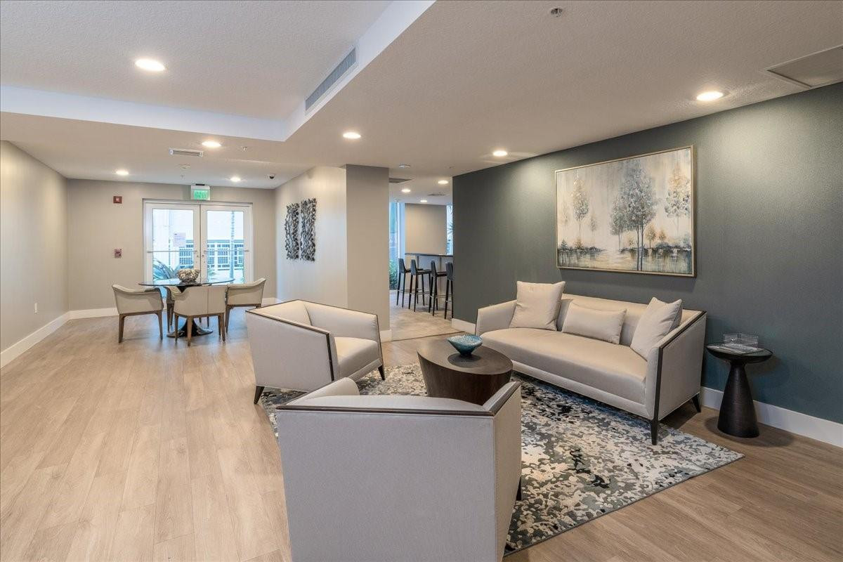 La Rive - Residential