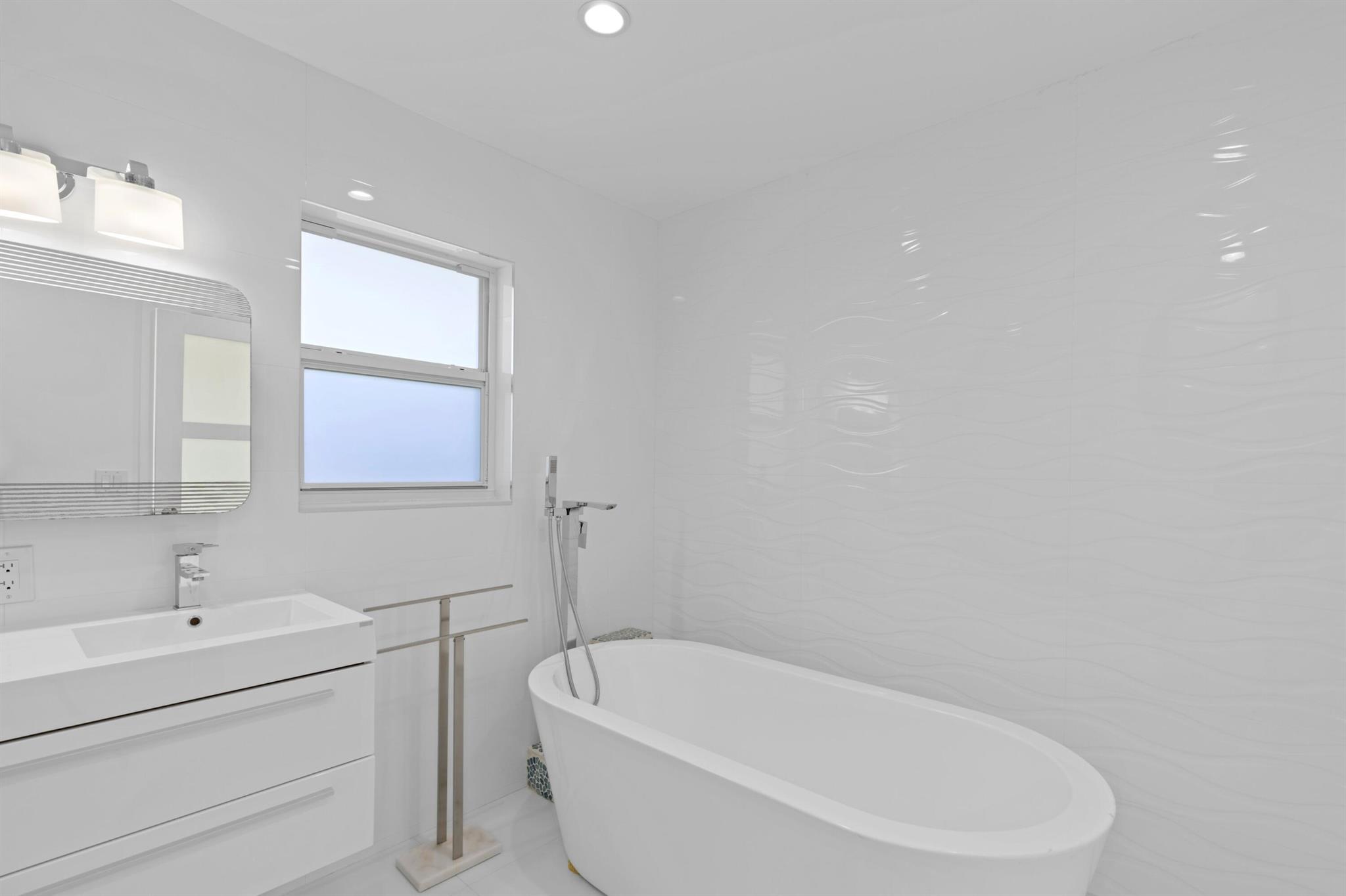 GARDEN ISLES SEC 8 - Residential Lease