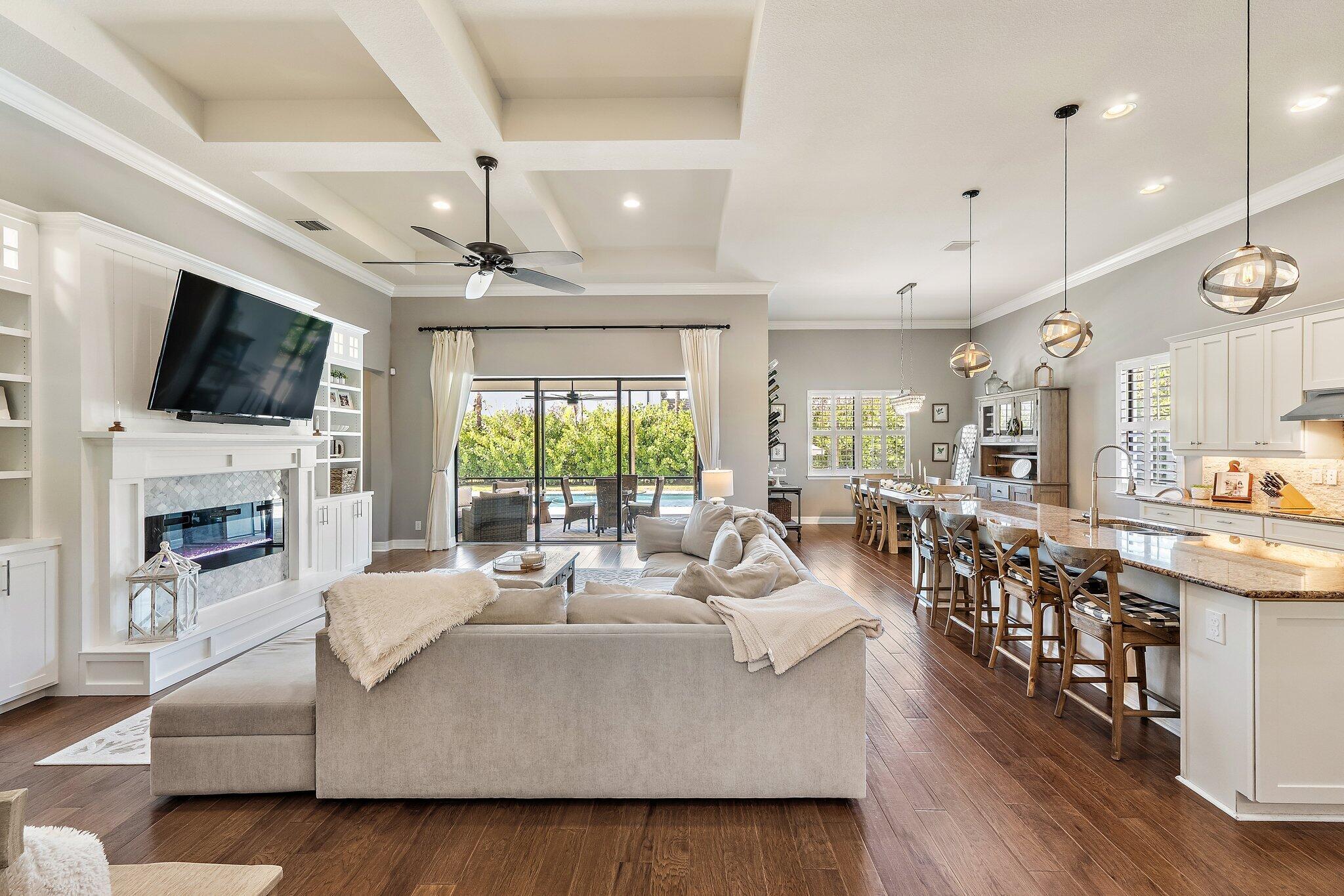4560 SW Gossamer Circle
