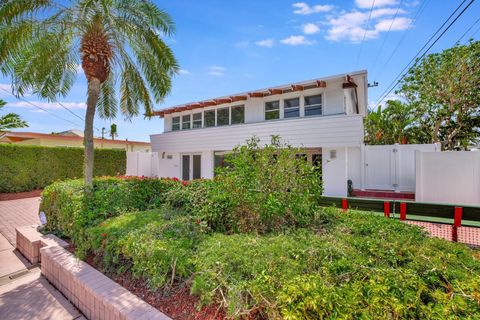 Single Family Residence in Lauderdale By The Sea FL 221 Washingtonia Ave Ave 18.jpg