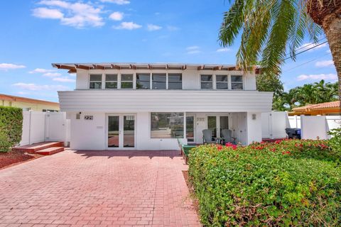 Single Family Residence in Lauderdale By The Sea FL 221 Washingtonia Ave Ave 17.jpg