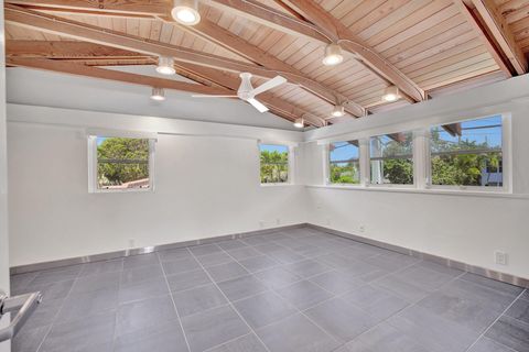 Single Family Residence in Lauderdale By The Sea FL 221 Washingtonia Ave Ave 55.jpg