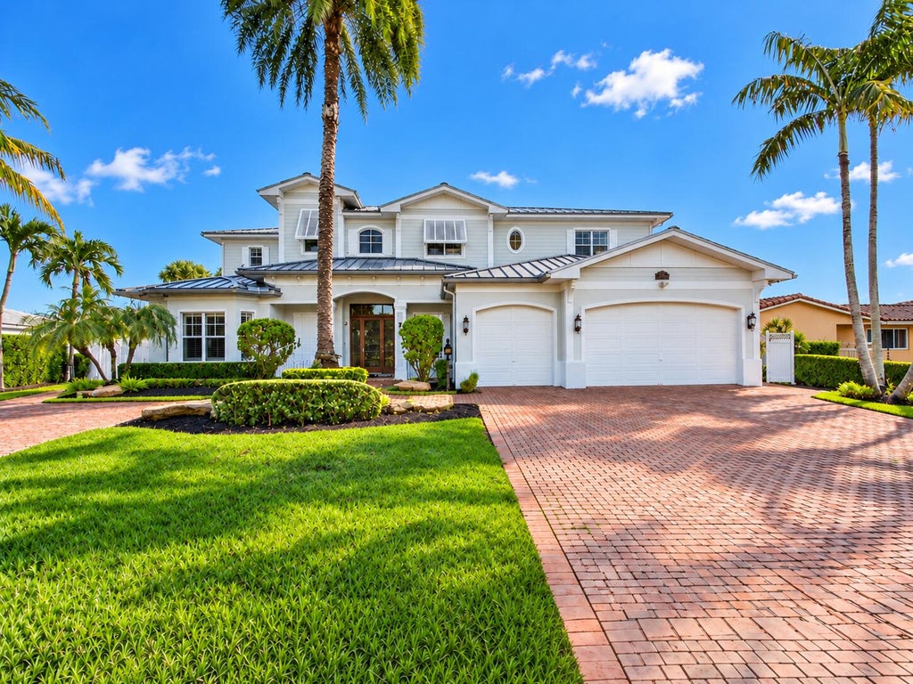 Photo of 900 SE 6th Avenue, Pompano Beach, FL 33060 (MLS # B26094421)