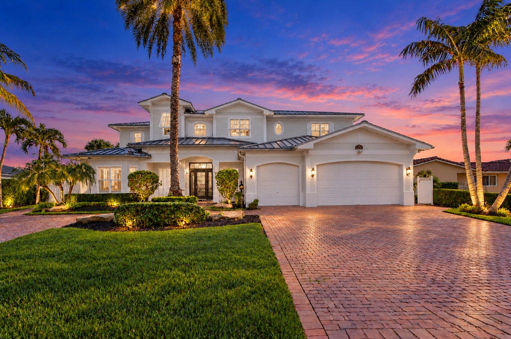 Photo of 900 SE 6th Avenue, Pompano Beach, FL 33060 (MLS # B26094421)