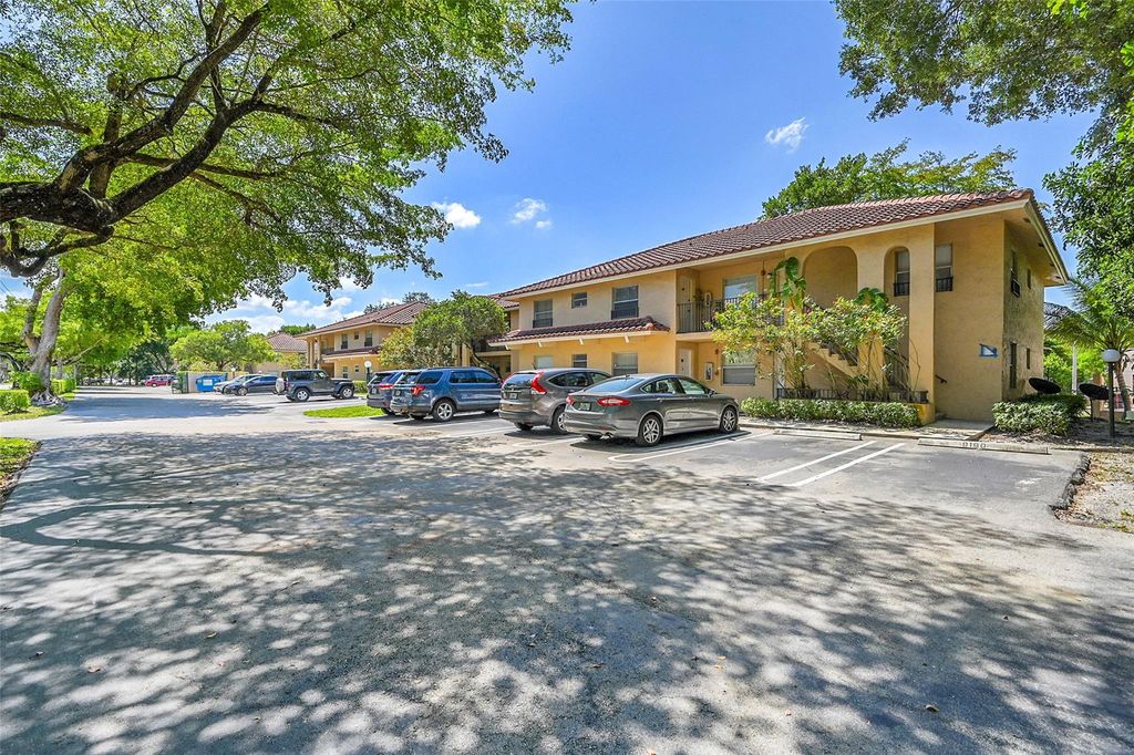 Photo of 9186 NW 40th Street #9186, Coral Springs, FL 33065 (MLS # F10504334)