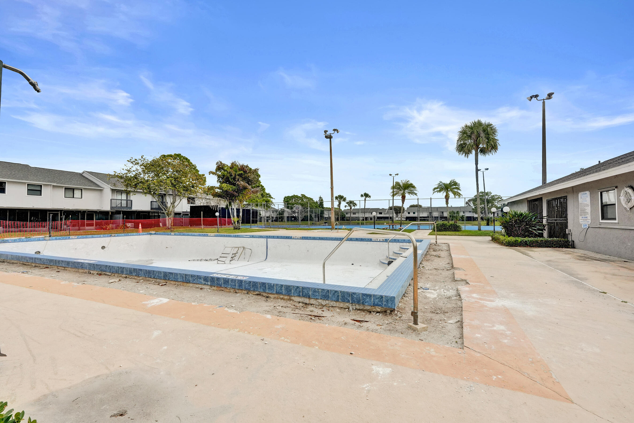 CANAL LAKE - Residential