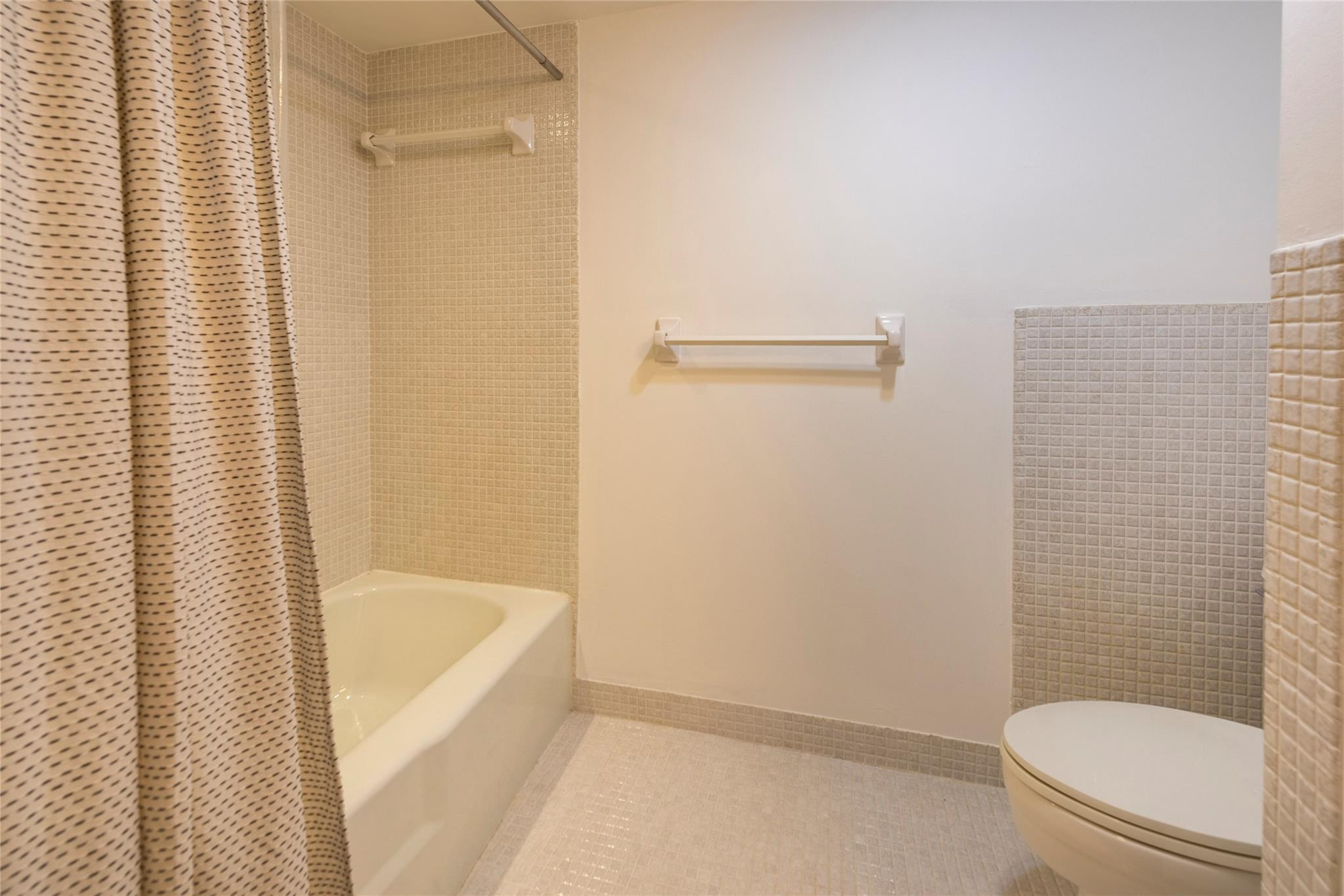 Wilshire East - Residential