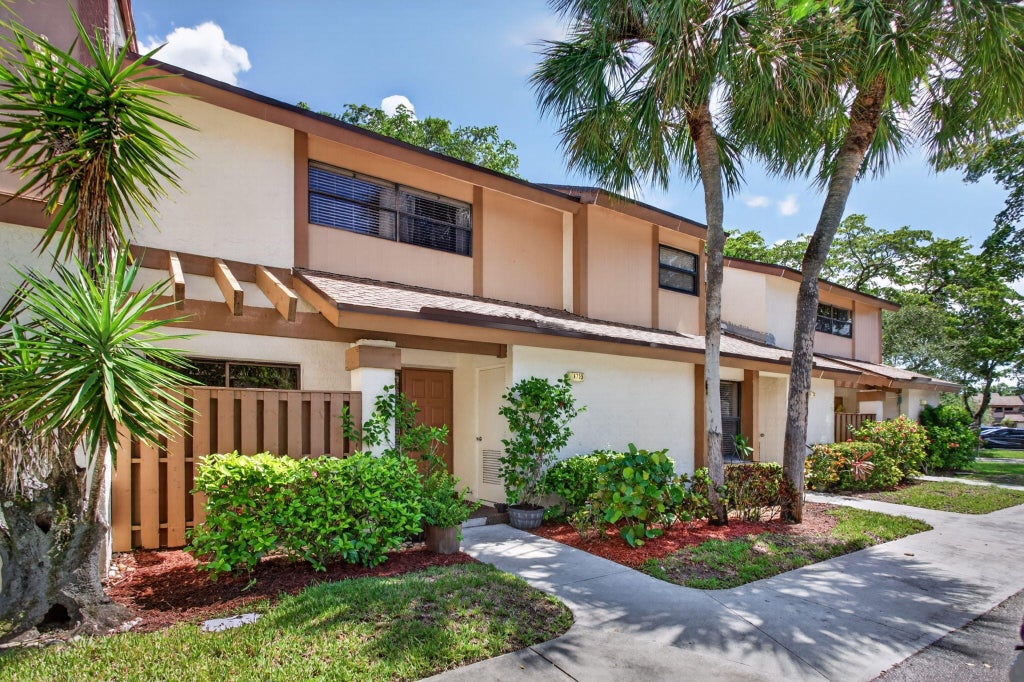 Photo of 4705 NW 30TH Street, Coconut Creek, FL 33063 (MLS # B26062727)