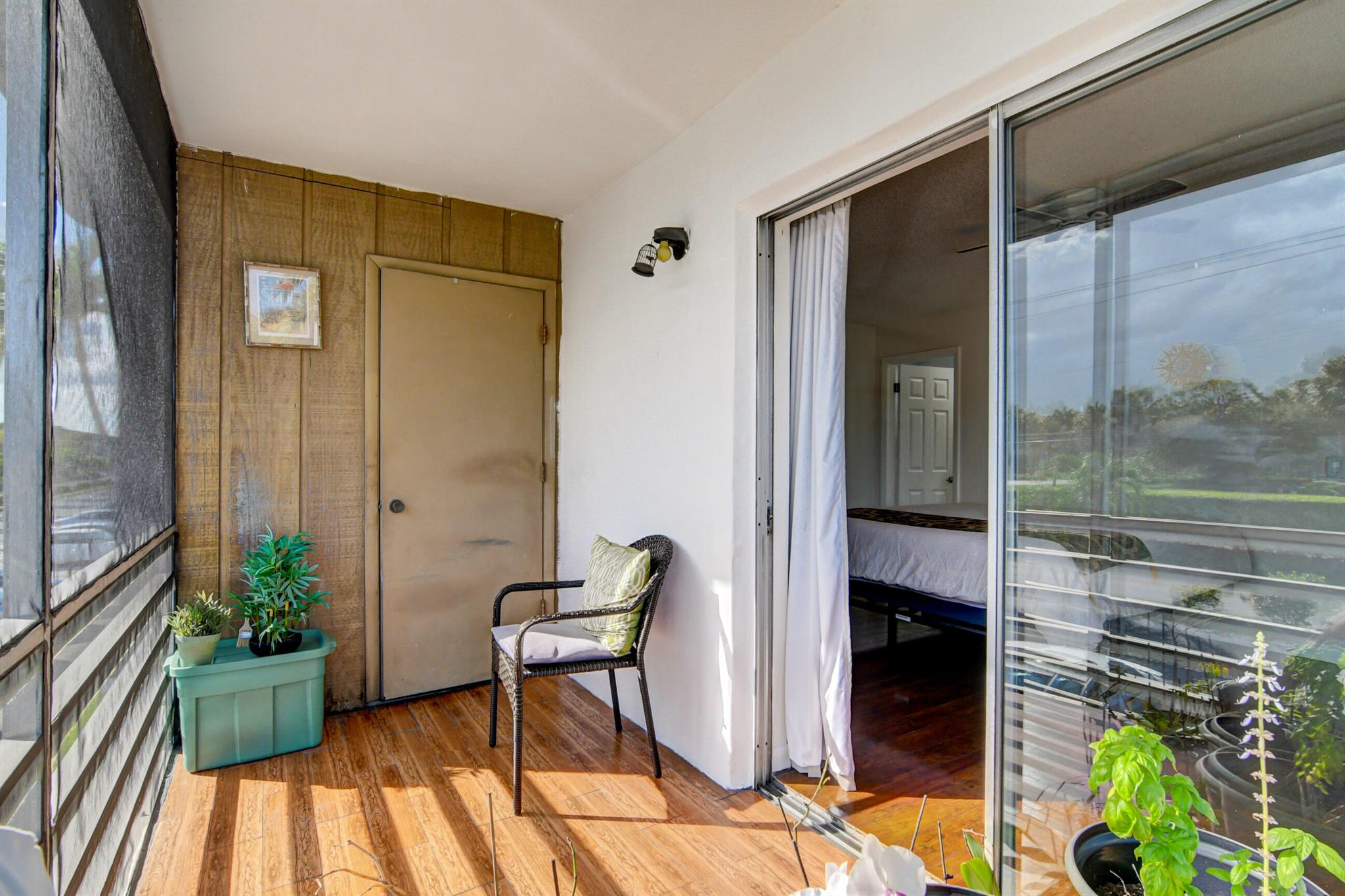 KINGS POINT BURGUNDY COND - Residential Lease