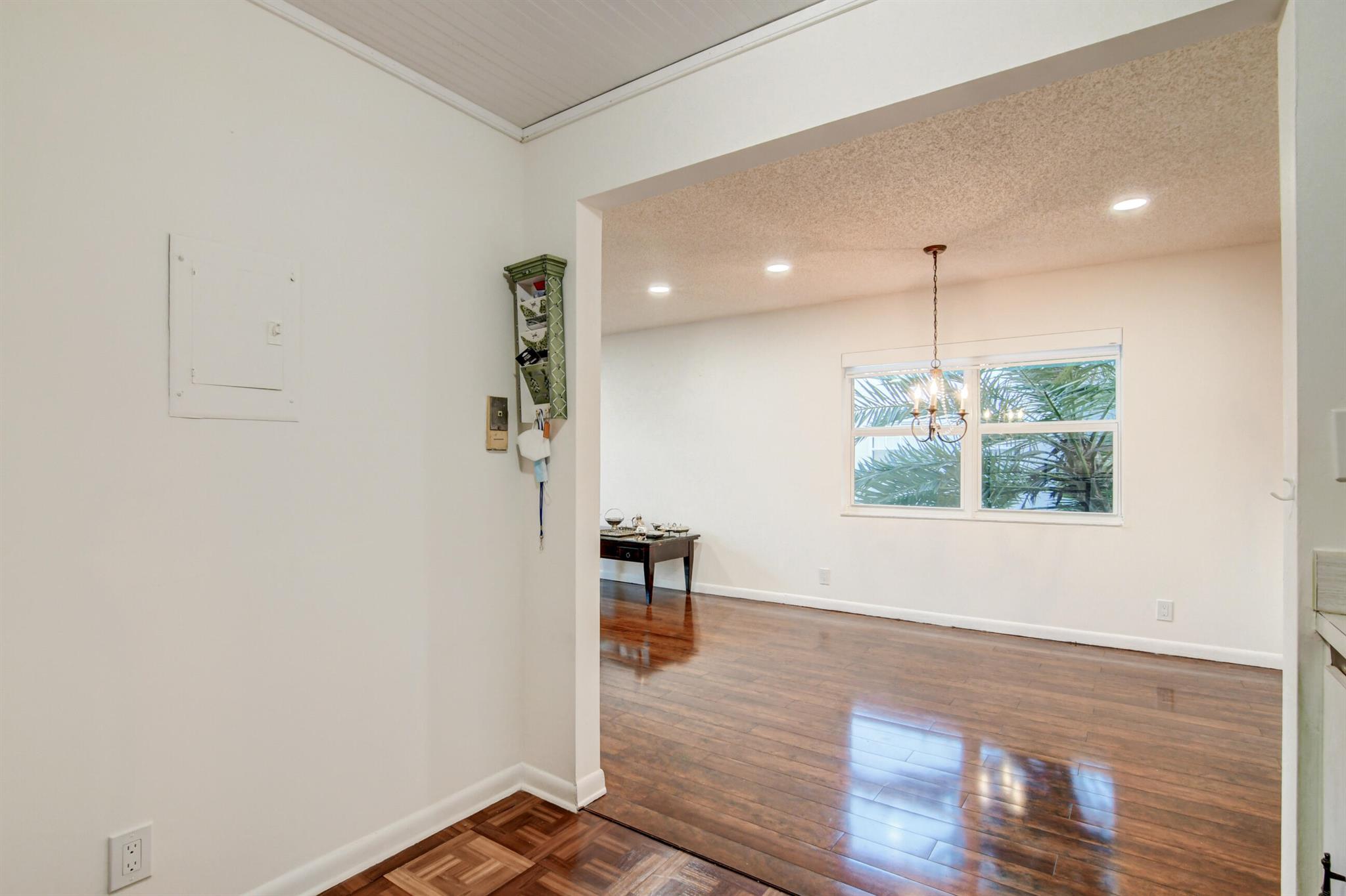 KINGS POINT BURGUNDY COND - Residential Lease