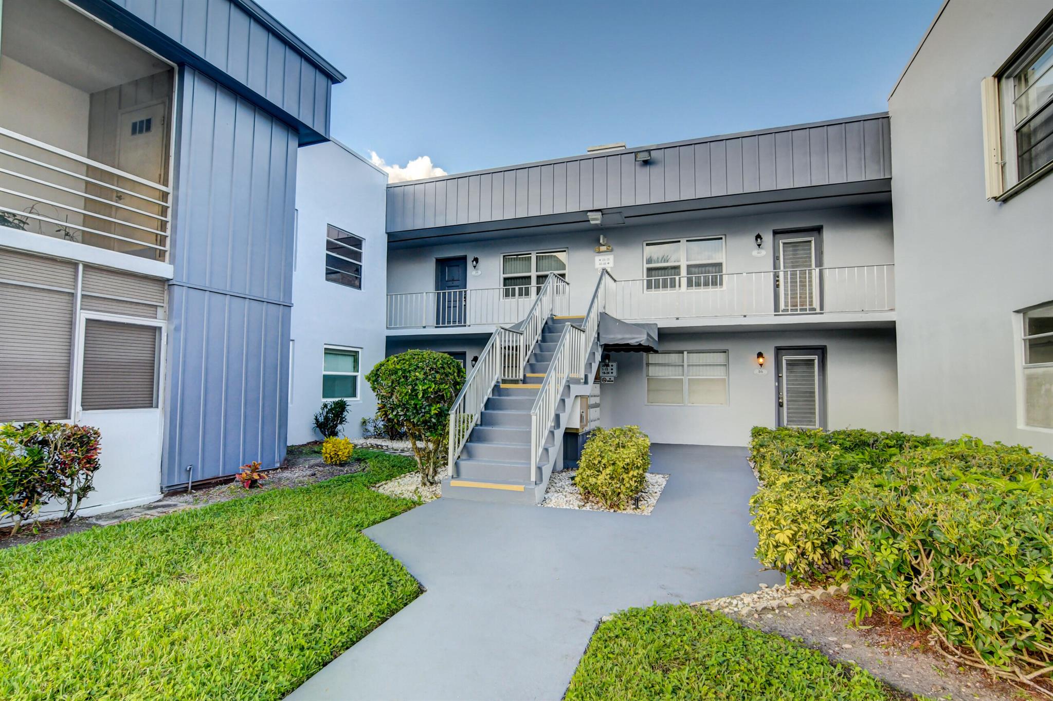 KINGS POINT BURGUNDY COND - Residential Lease