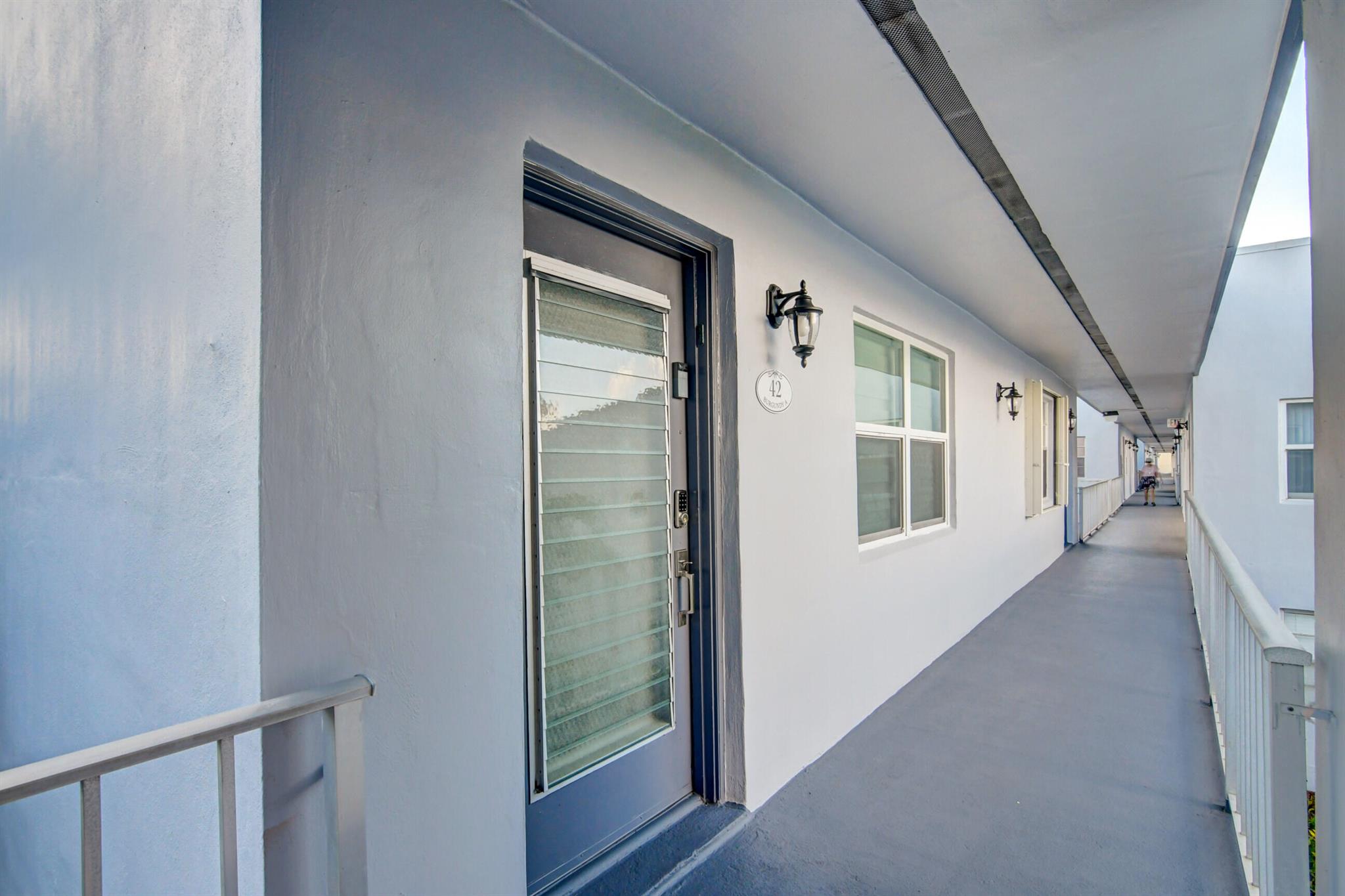 KINGS POINT BURGUNDY COND - Residential Lease